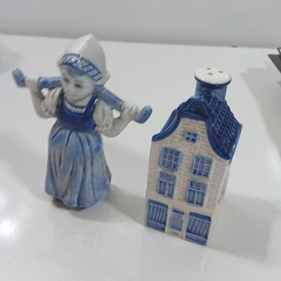Japan marked Bowl / planter with Dutch girl figure and Delft blue house