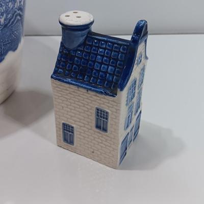 Japan marked Bowl / planter with Dutch girl figure and Delft blue house
