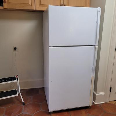 GE Refrigerator-Freezer (L-CE)