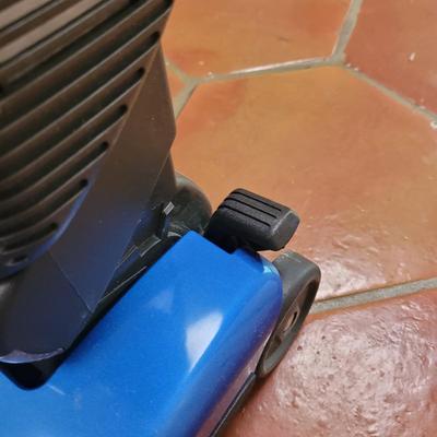 Hoover Windtunnel Vacuum (L-CE)