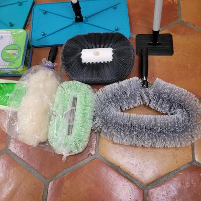Assortment of Cleaning Tools and Accessories (L-CE)