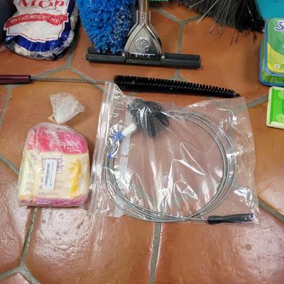 Assortment of Cleaning Tools and Accessories (L-CE)