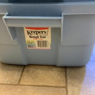 US 2242 Rubbermaid Roughneck Container Lot