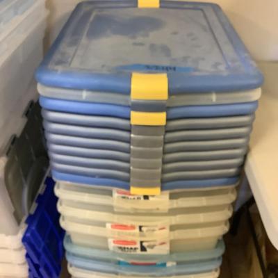 US 2244 Rubbermaid Snap-Top Large Lot