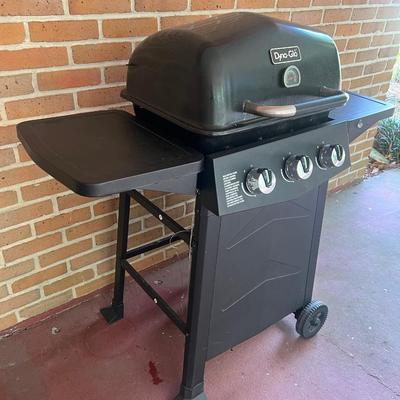 DYNA-GLO 3 Burner Gas Grill