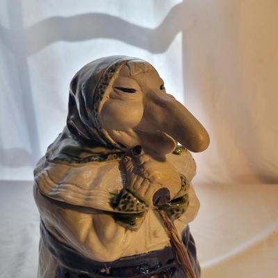Vintage Kitchen Witch Cookie Jar (K-CE)