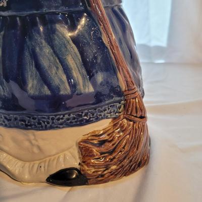 Vintage Kitchen Witch Cookie Jar (K-CE)