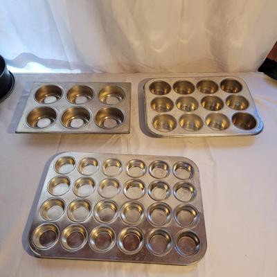 Muffin Tins, Cookie Trays and More (K-CE)