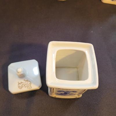 Vintage Delft Style Ceramic Containers (K-CE)