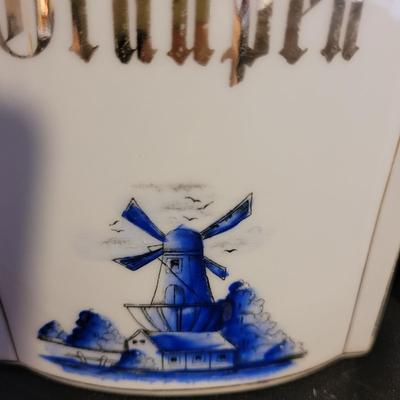 Vintage Delft Style Ceramic Containers (K-CE)