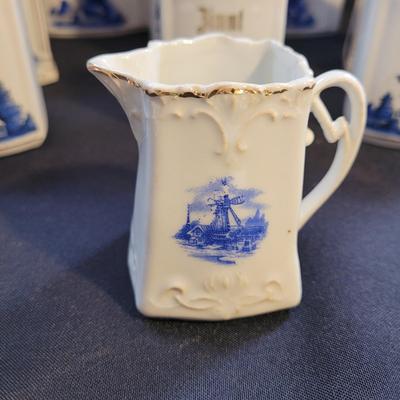 Vintage Delft Style Ceramic Containers (K-CE)