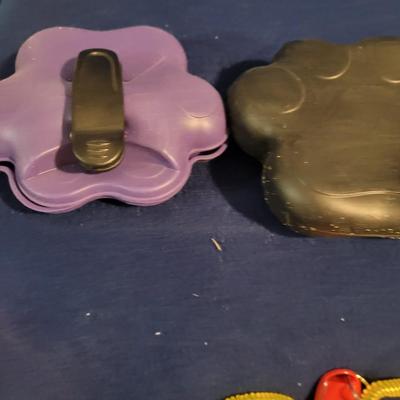 Dog Training Clickers & Treat Pouches