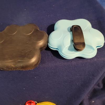 Dog Training Clickers & Treat Pouches
