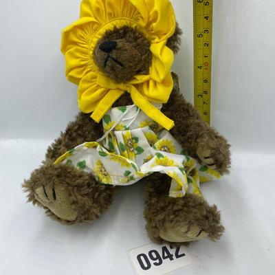 Boydâ€™s bear-sunflowers
