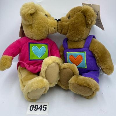 Hallmark kiss kiss ðŸ»