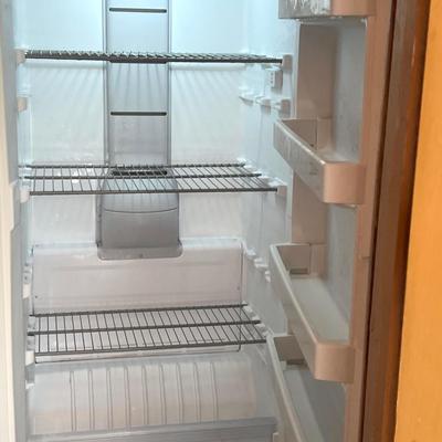 WHIRLPOOL Upright Freezer 16 cu. ft.