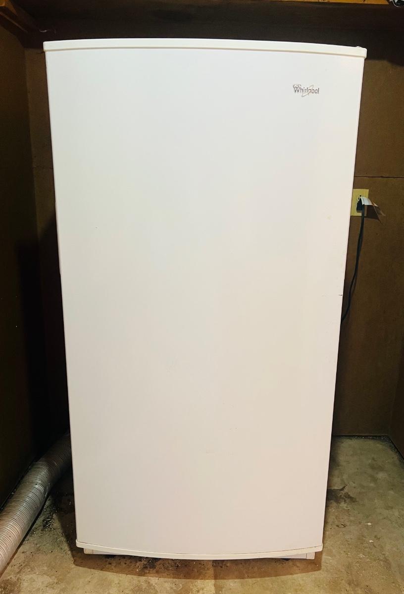 WHIRLPOOL Upright Freezer 16 cu. ft.
