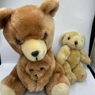 Duo of bears