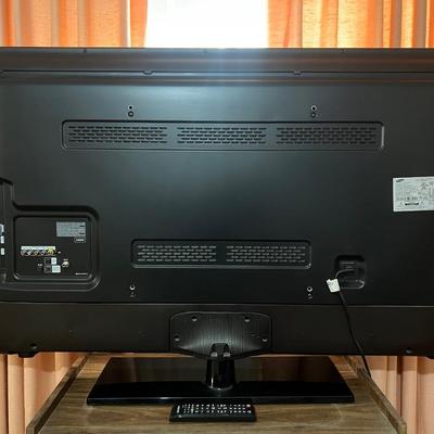 SAMSUNG 55â€ LED TV *NOT A SMART TV*