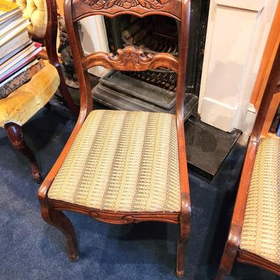 Lot #129  Set of 4 Antique Dining Room/side chaird