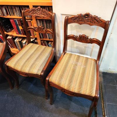 Lot #129  Set of 4 Antique Dining Room/side chaird