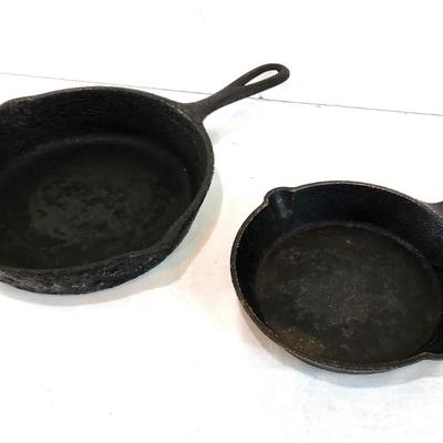 Lot #131  Lot of 2 vintage Cast Iron Skillets