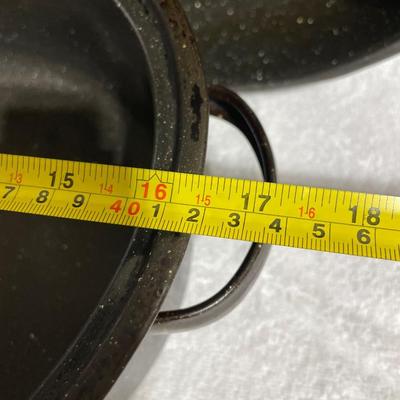 Roasting pan