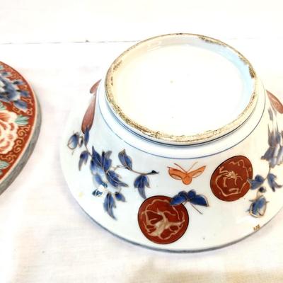 Lot #154  Antique Japanese Meiji Porcelain Imari Lidded Bowl