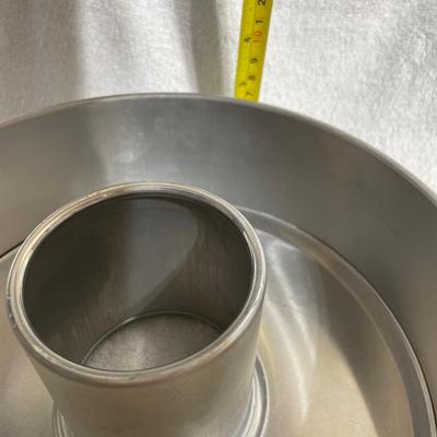 Springform Bundt pan