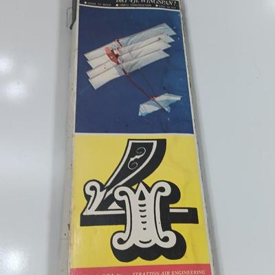 Stratton Air Engineering Squadron kites Four Dekker plane model / kit