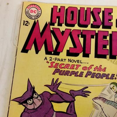LOT 227 HOUSE OF MYSTERY COMIC BOOK