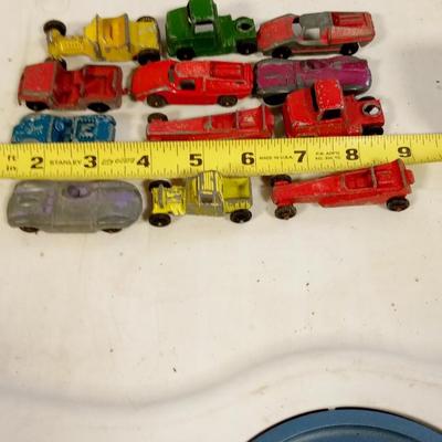 LOT 233 LARGE LOT OF TOOTSIE TOY CARS