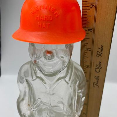 Mennen hard hat construction worker