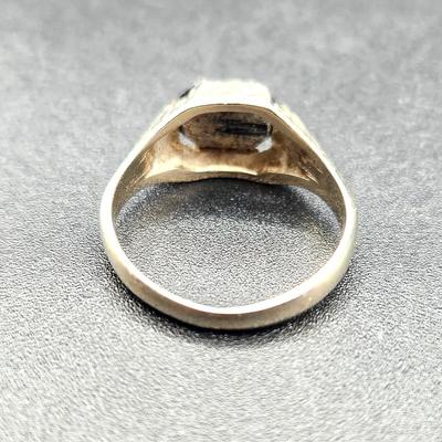 Lot #155 Vintage Men's Masonic Ring - 14kt Gold, size 11