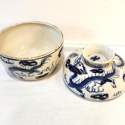 Lot #172 Antique Chinese Blue/White Porcelain Covered Dish