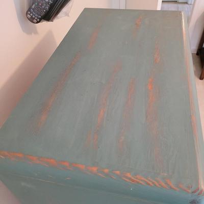 Chest of drawers