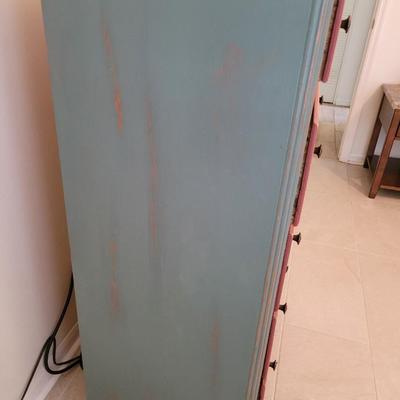Chest of drawers
