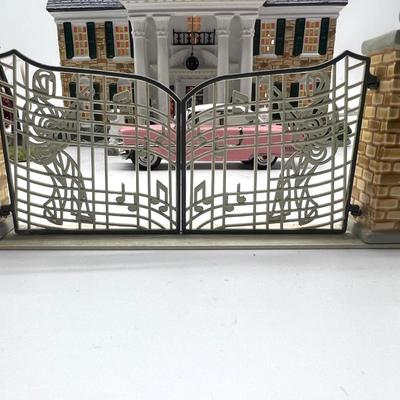 DEPT. 56 Elvis Presley's Graceland.