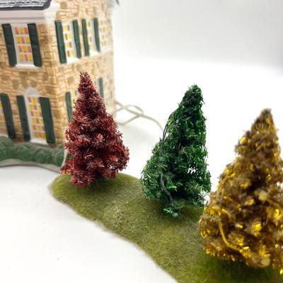DEPT. 56 Elvis Presley's Graceland.