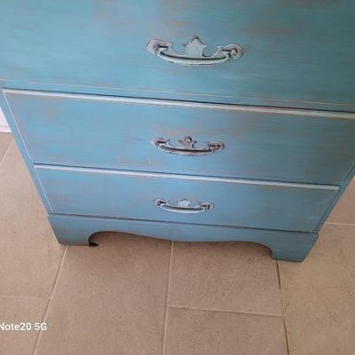 Distressed Chest of Drawers