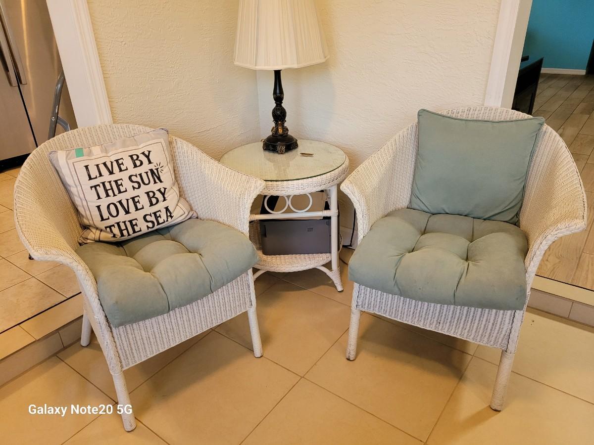 Pr. Henry Link Wicker chairs with cushions