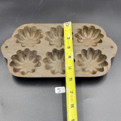 Cast Iron Muffin Pan