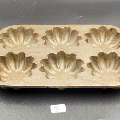 Cast Iron Muffin Pan