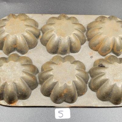 Cast Iron Muffin Pan