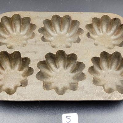 Cast Iron Muffin Pan