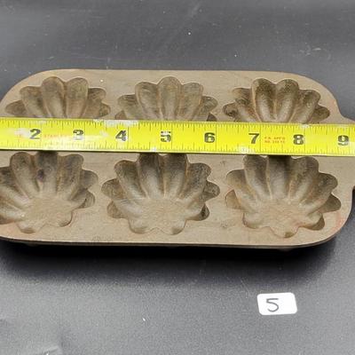 Cast Iron Muffin Pan