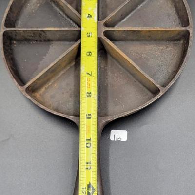 Cast Iron Cornbread Skillet