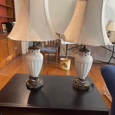 2 lamps