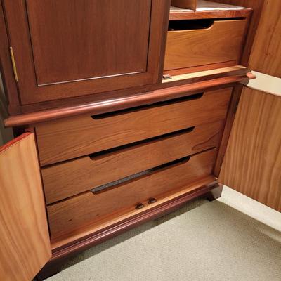 Solid Wood Two Piece Bureau (UH-DW)