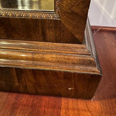 Burl Wood Veneer Lighted Display Case (SR-KL)